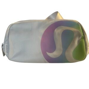 Lululemon NWOT Everywhere Belt Bag Vapor/
Persian Violet Rainbow Logo